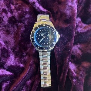 Brand new Stuhrling white Crystal woman’s watch Vogue Blue